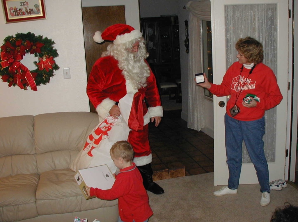 Hildebrand Christmas ScreenSaver/1024x768_2002-12-24 Christmas Eve 23.jpg